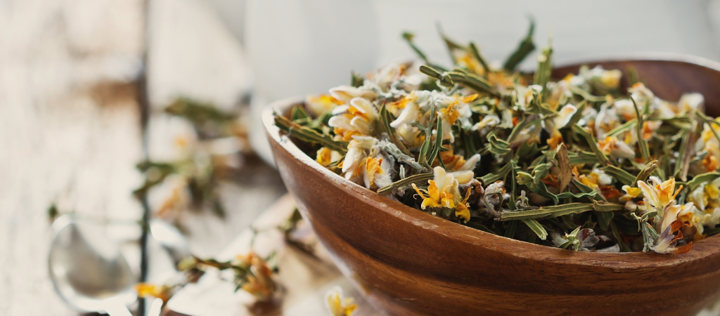 dried flowers in a bowl